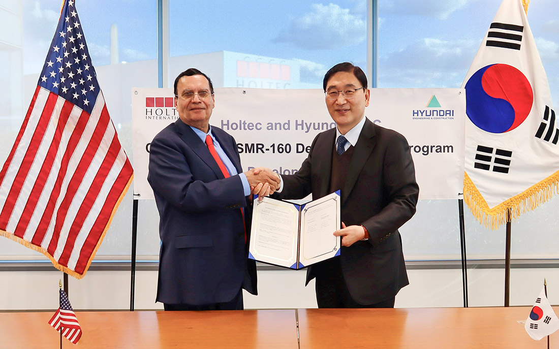 Hyundai E&C President Yoon Young-joon (right) and Holtech International CEO & President Dr. Kris Singh (left) are attending the ceremony for the start of the development and commercialization of the SMR-160 Hyundai E&C President Yoon Young-joon (right) and Holtech International CEO & President Dr. Kris Singh (left) are attending the ceremony for the start of the development and commercialization of the SMR-160